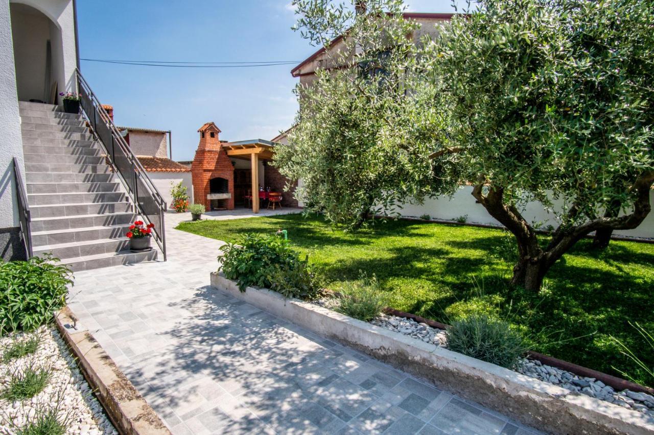 House Nada Apartman Muntic Екстер'єр фото