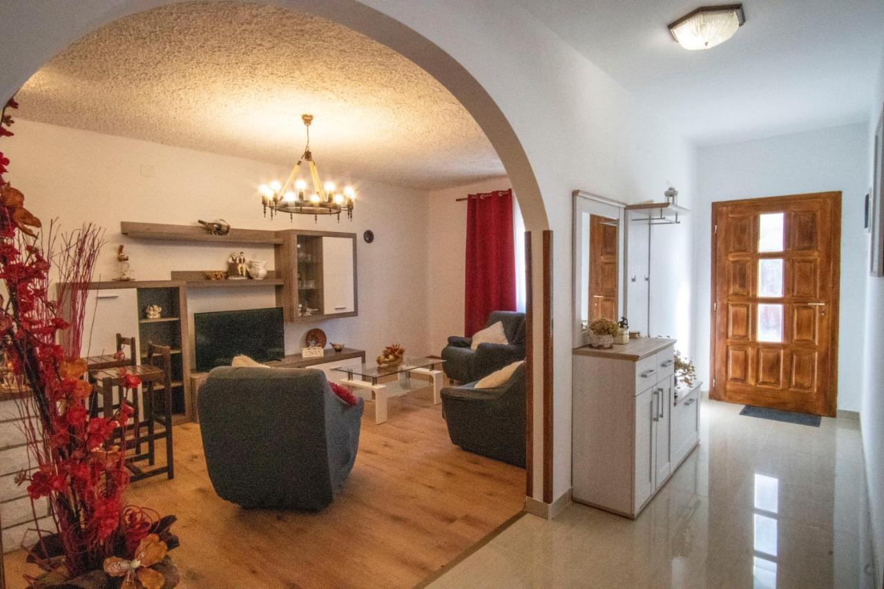 House Nada Apartman Muntic Екстер'єр фото