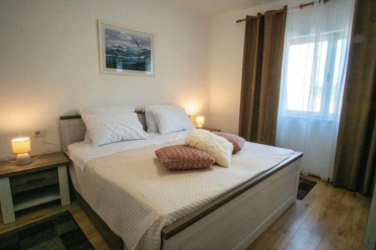 House Nada Apartman Muntic Екстер'єр фото